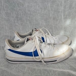 Nike White and Blue Casual Sneakers